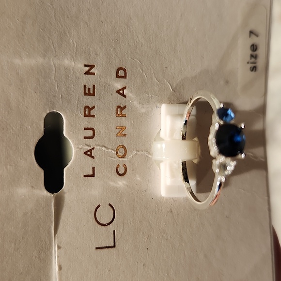 Lauren Conrad Women's Ring Navy Blue Center Jewel (Size 7) - Picture 1 of 3